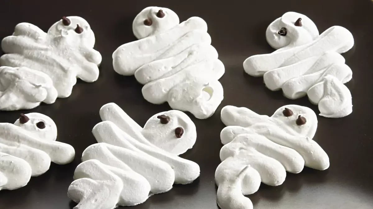 Little Meringue Ghosts