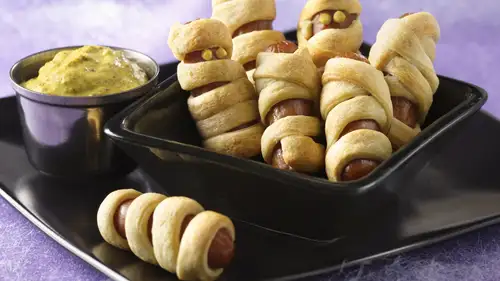Halloweenies with Mustard Dip-image