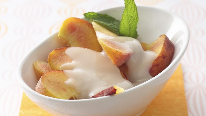 Fresh Peaches with Amaretto Sauce