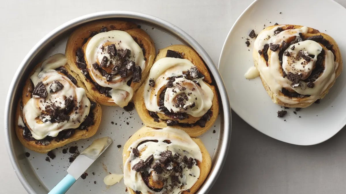 3-Ingredient Oreo™ Stuffed Cinnamon Rolls