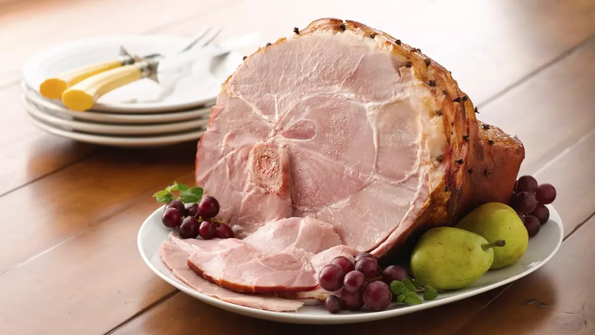 Honey-Glazed Baked Ham (Crowd Size)