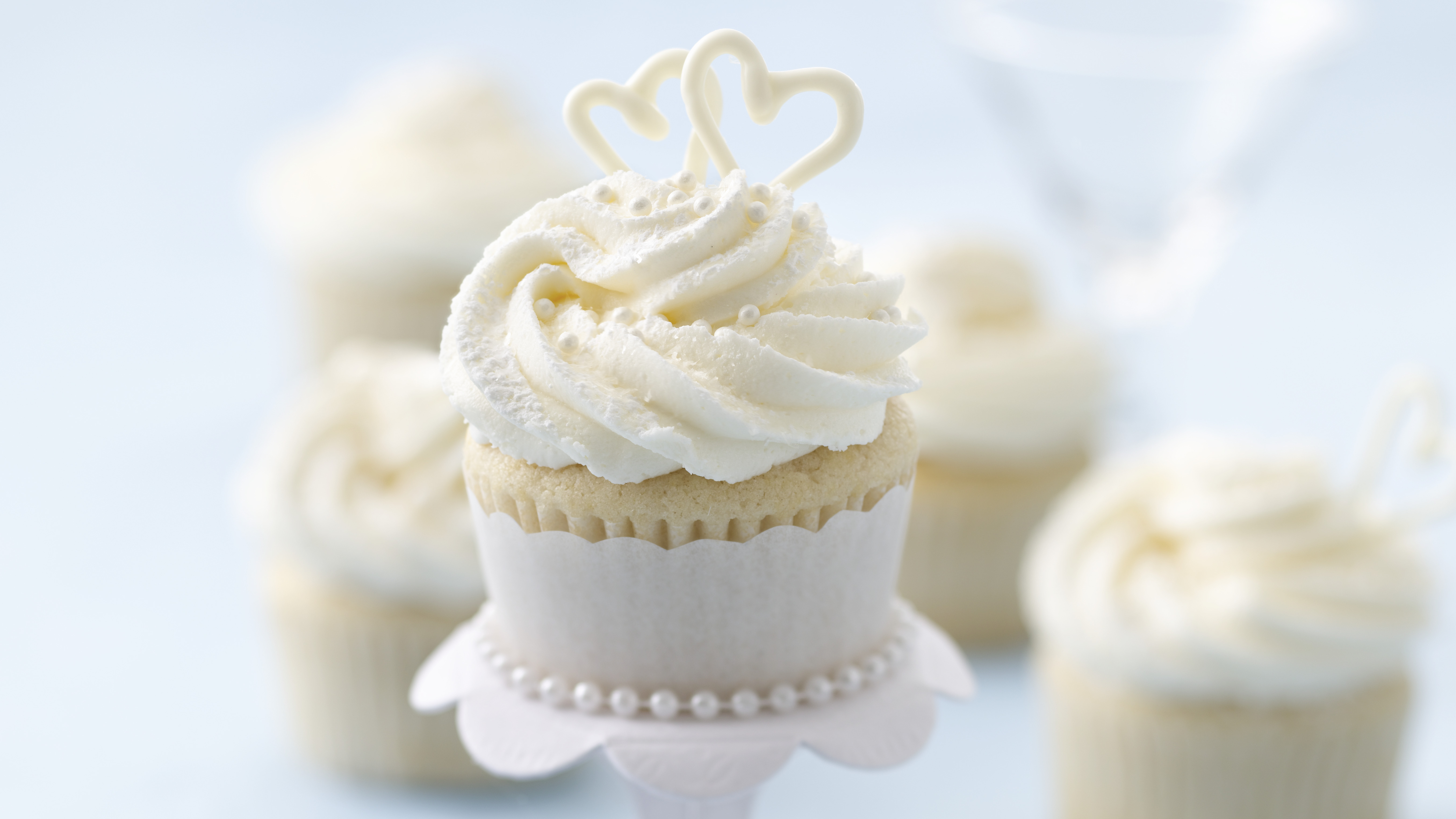 Best Vanilla Bean Cupcakes & Vanilla Buttercream- Buuck Farms Bakery