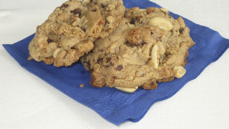 Break-’Em-Up Chocolate Chip-Peanut Butter Cookies