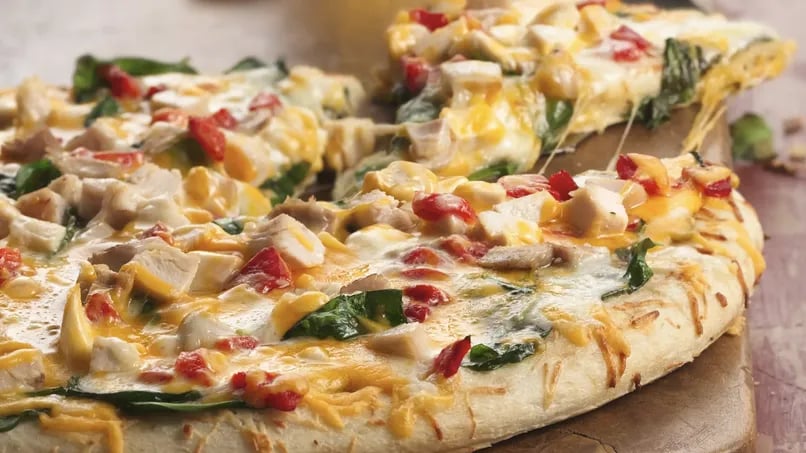 Double-Cheese, Spinach and Chicken Pizza
