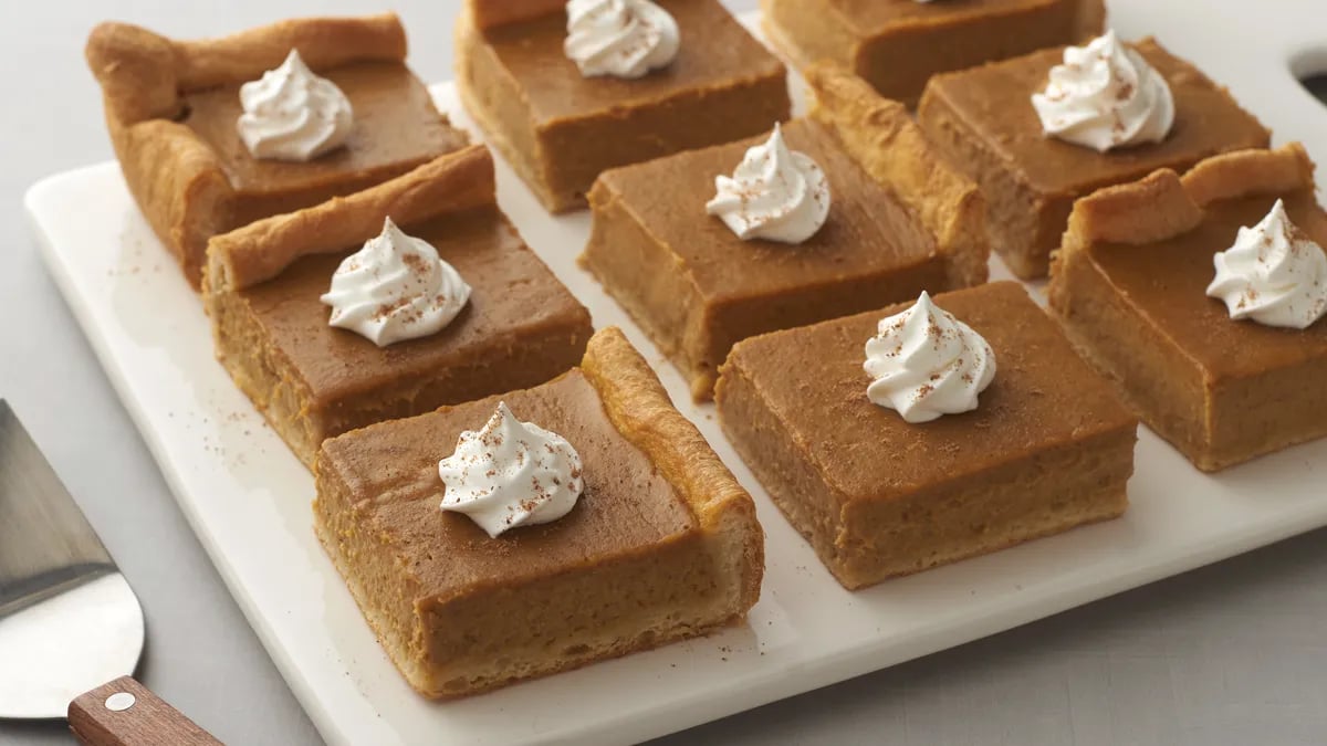 Easy Pumpkin Pie Bars Recipe