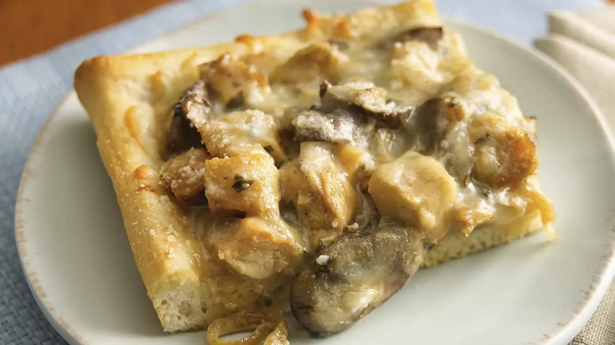 Creamy Chicken Marsala Pizza