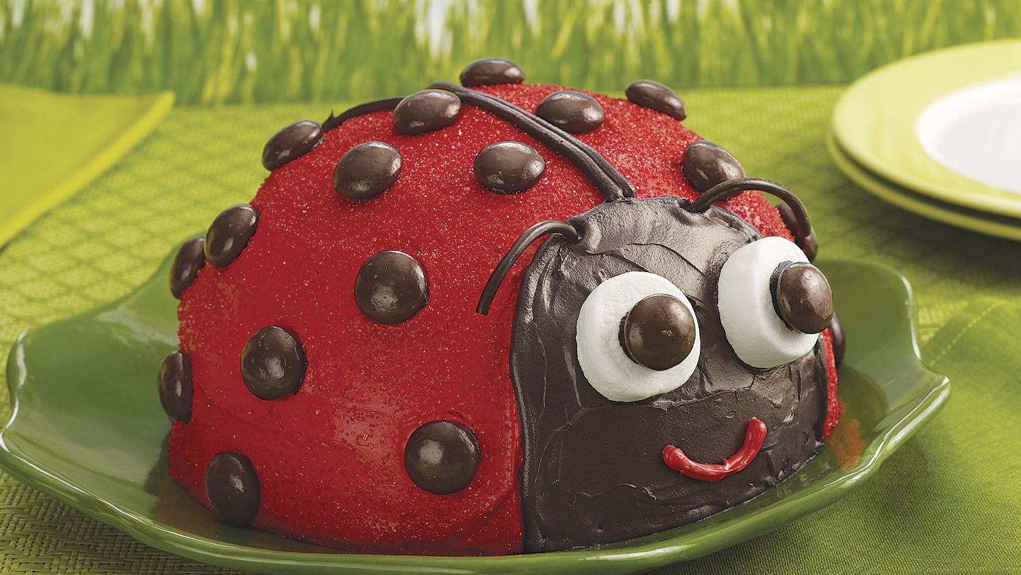 Ladybug Cakes For Your Little Love Bug - Theme A Party