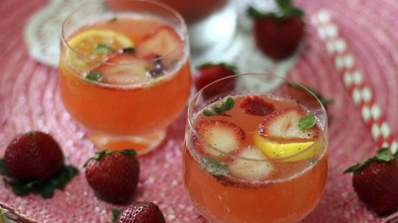 Strawberry Punch with Rum and Mint