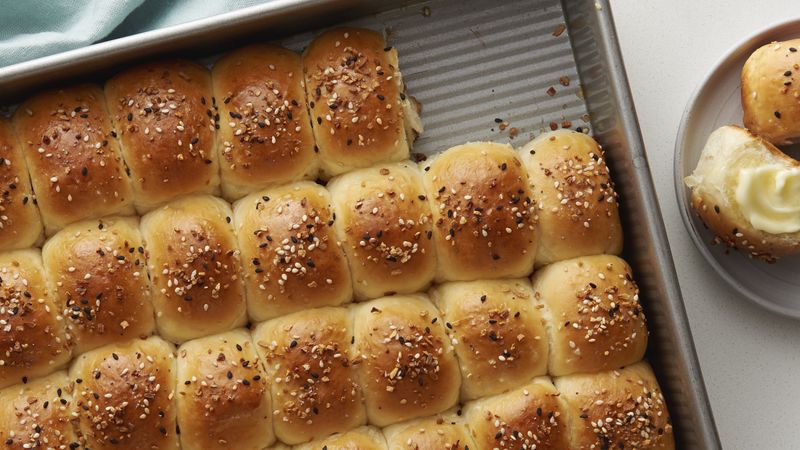 Everything Bagel Dinner Rolls Recipe 