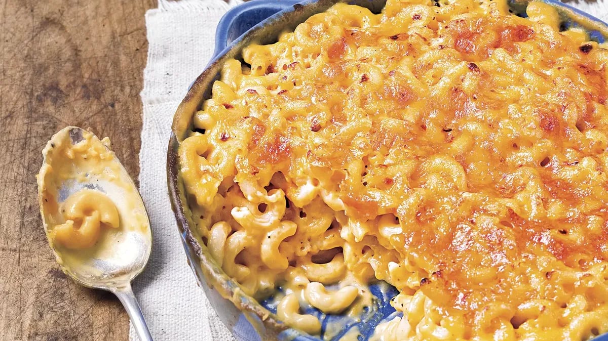 Classic Baked Macaroni and Cheese