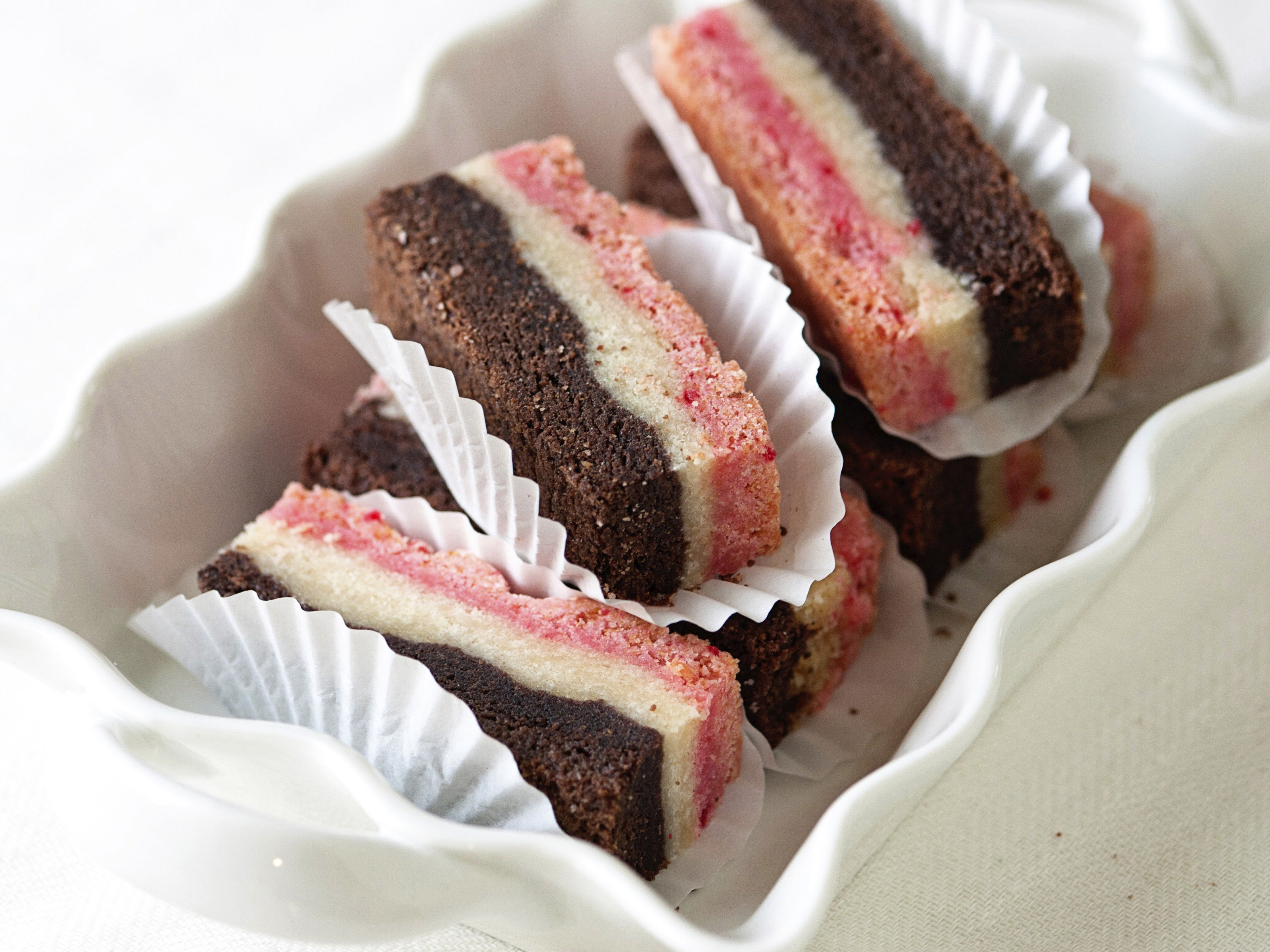 Neapolitan Cake : r/Baking