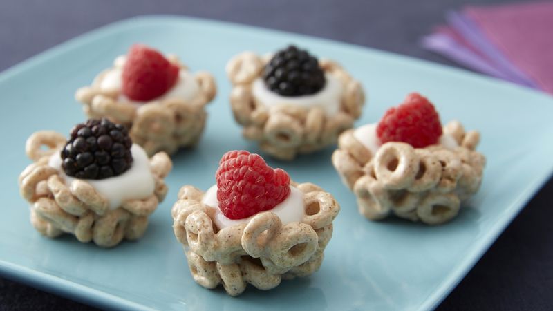 Cheerios™ Tarts with Yogurt and Berries