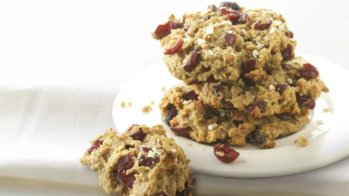 Skinny Oatmeal Peanut Butter Breakfast Cookies