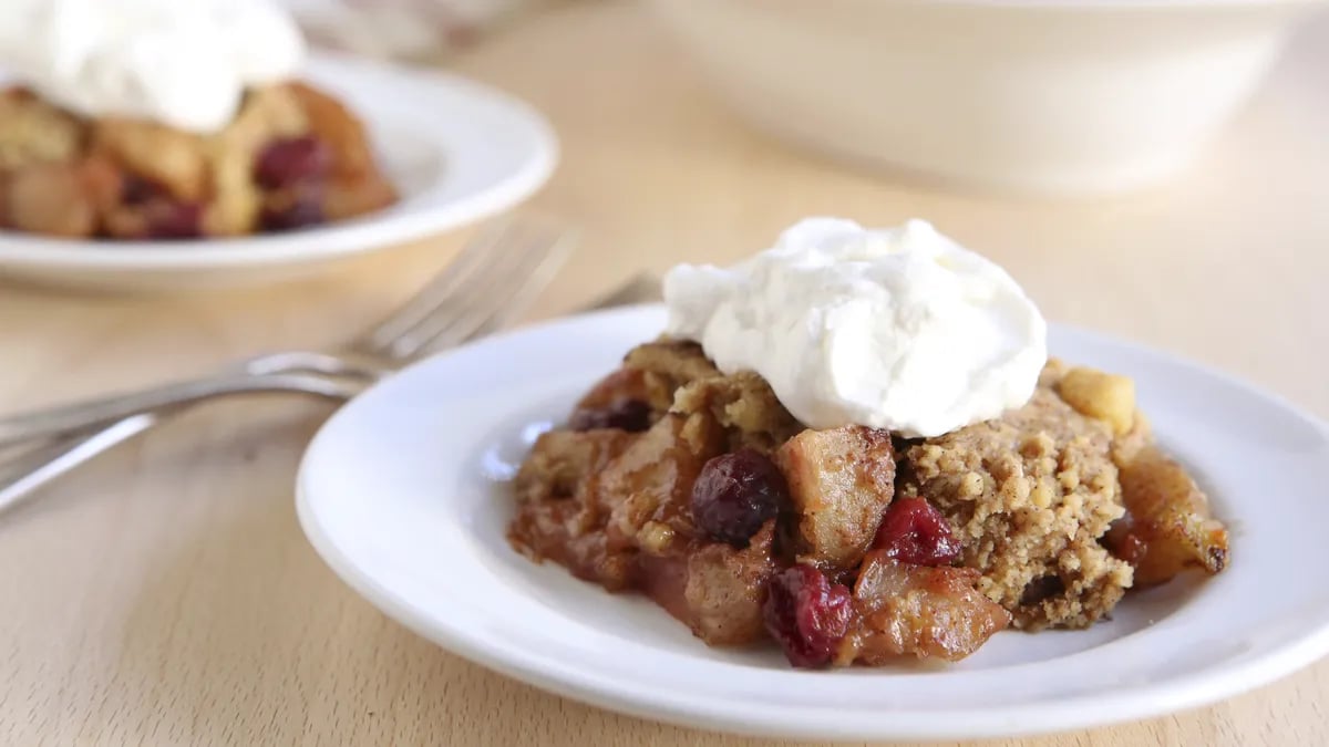 Slow-Cooker Apple-Cranberry Dump Cake