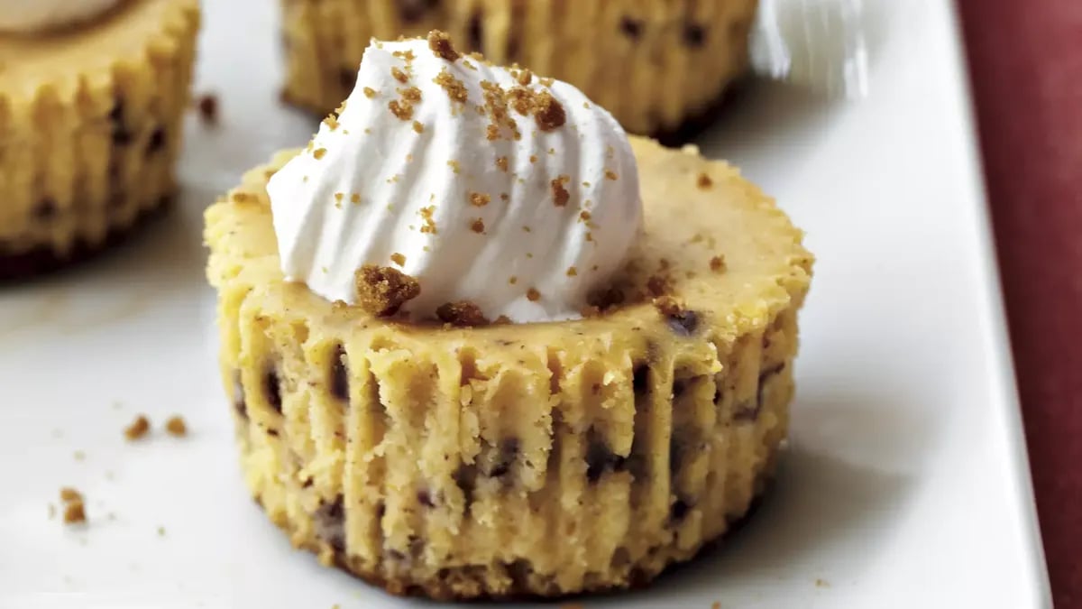 Pumpkin-Gingersnap Cheesecakes