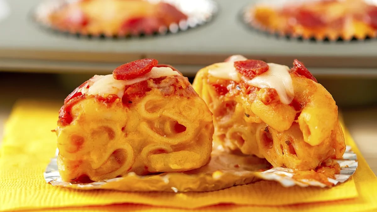 Mac and Cheese Pizza Cups