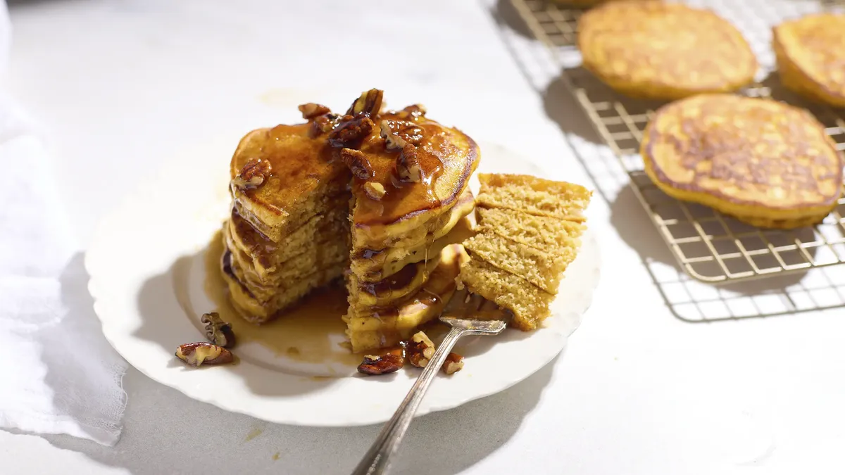 Easy Pumpkin Spice Pancakes