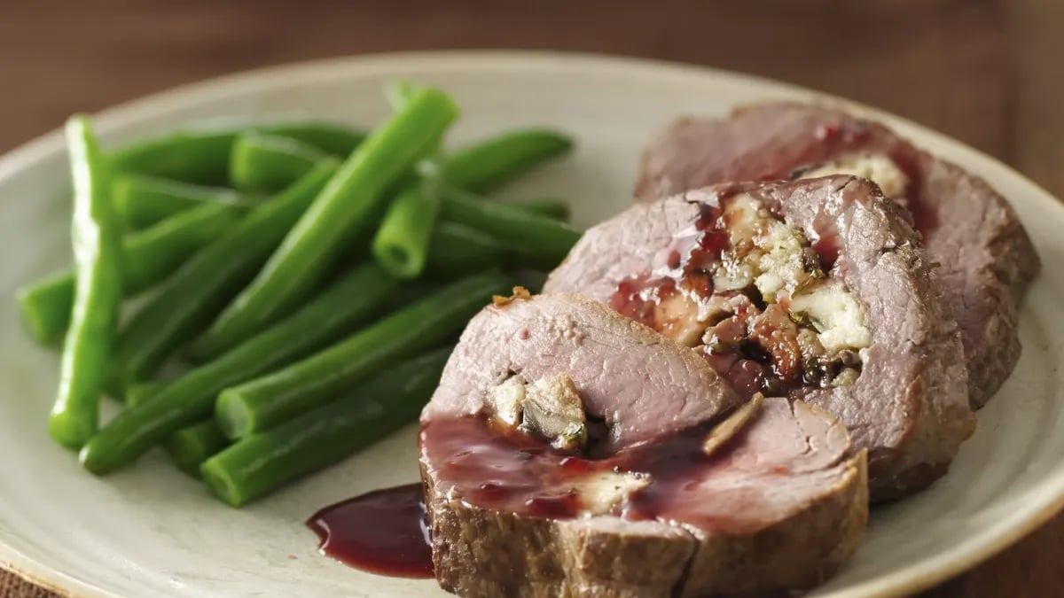 Gorgonzola- and Mushroom-Stuffed Beef Tenderloin with Merlot Sauce