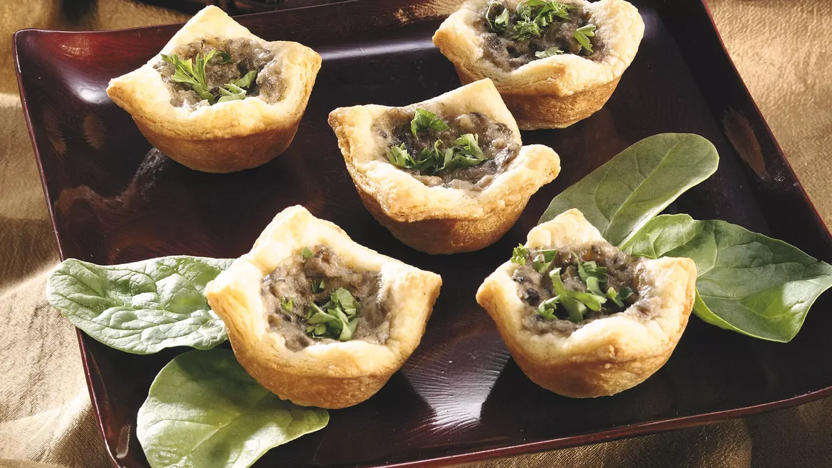 Mushroom-Garlic Cream Tartlets (Crowd Size)