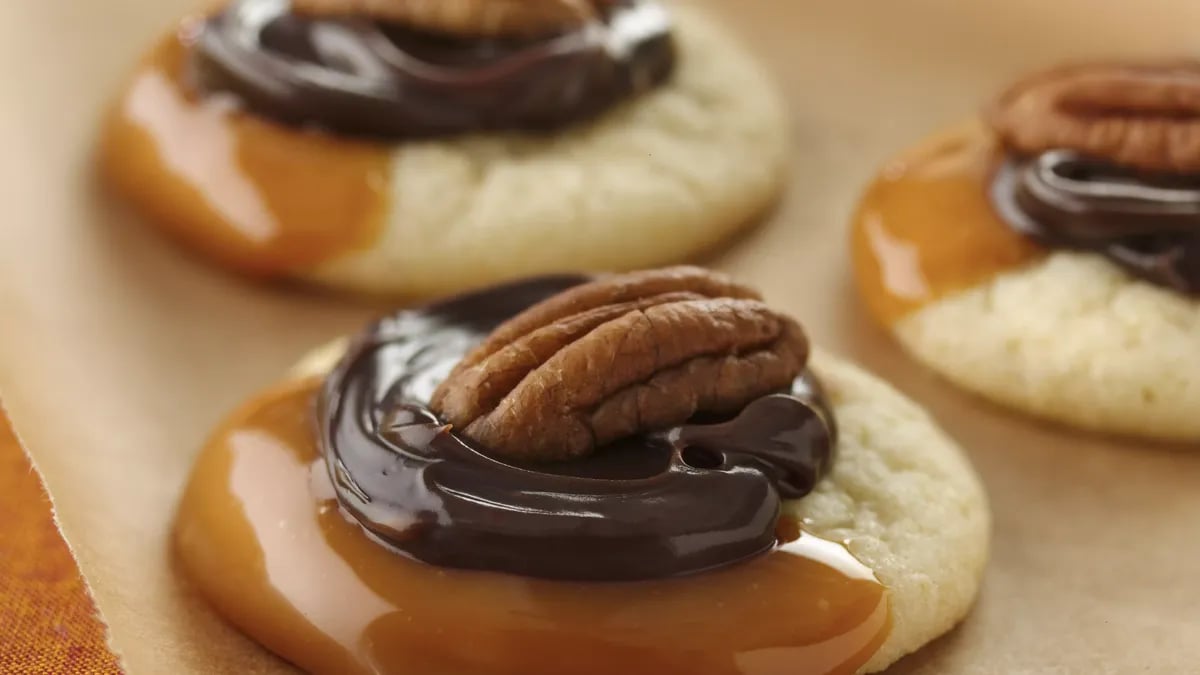 Caramel-Fudge Turtle Cookies