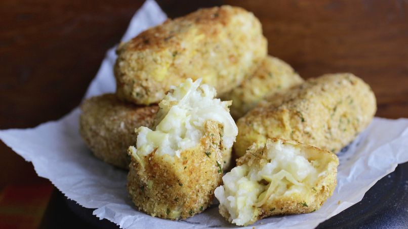 Caramelized Onion and Artichokes Croquettes