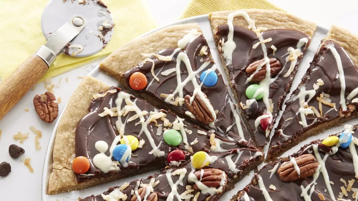 Chocolate Cookie Pizza 