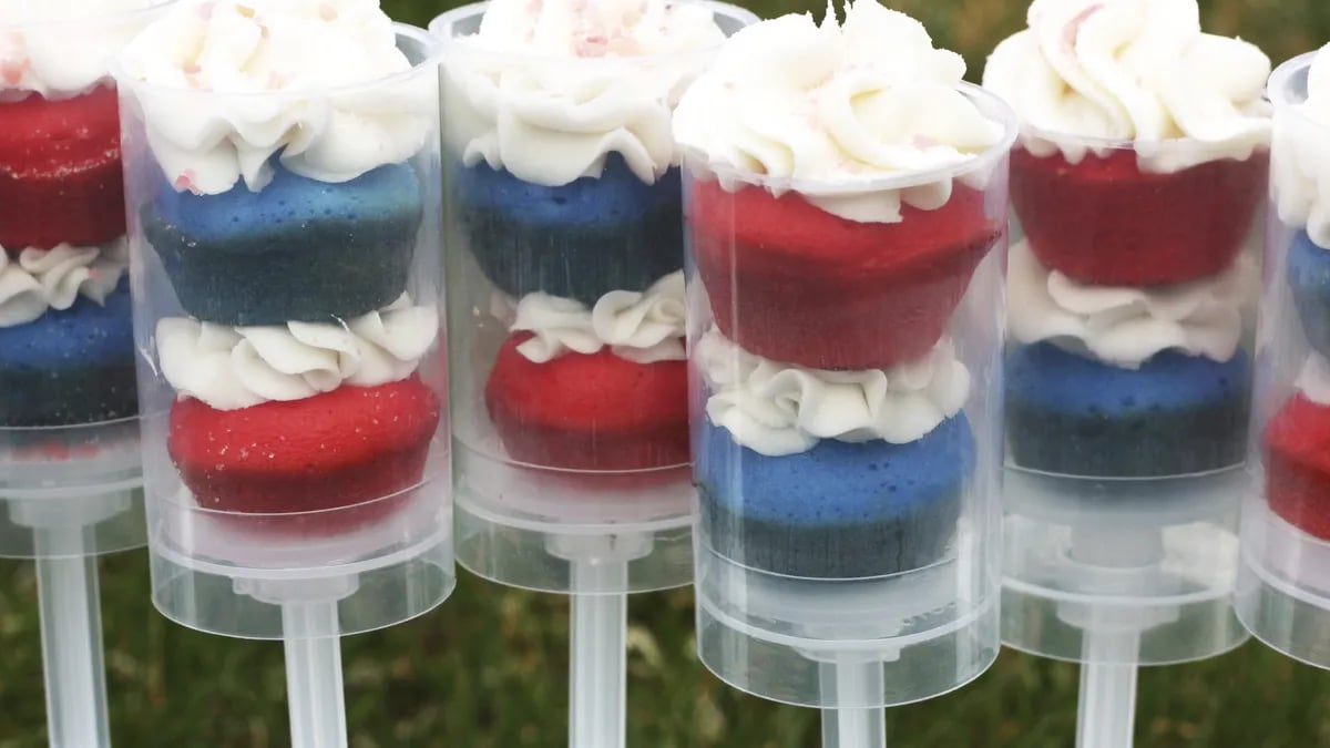 Fireworks Push-It-Up Cakes