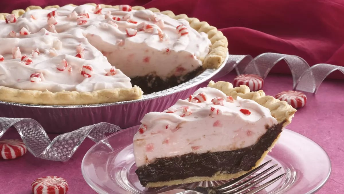 Peppermint-Mallow Chocolate Cream Pie