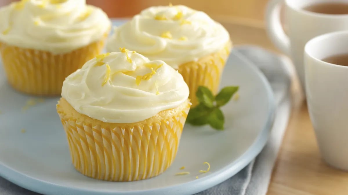 Creamy Dreamy Lemonade Cupcakes