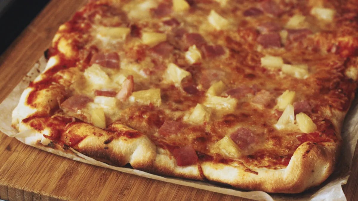 Easy Hawaiian Pizza