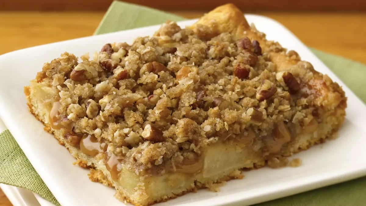 Caramel Apple Streusel Bars