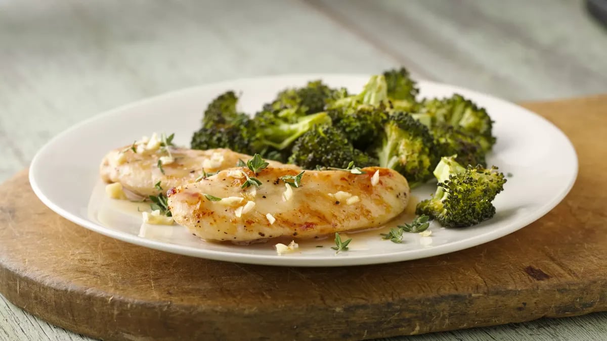 Skinny Lemon Garlic Chicken with Broccoli