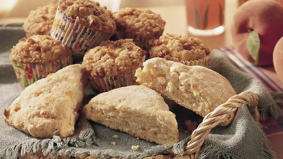 Praline-Peach Muffins