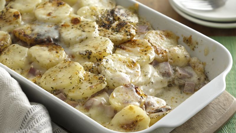 Potatoes Au Gratin with Caramelized Onions and Ham