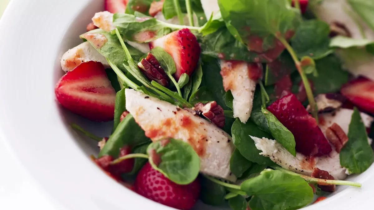 Skinny Citrusy Strawberry-Chicken Salad