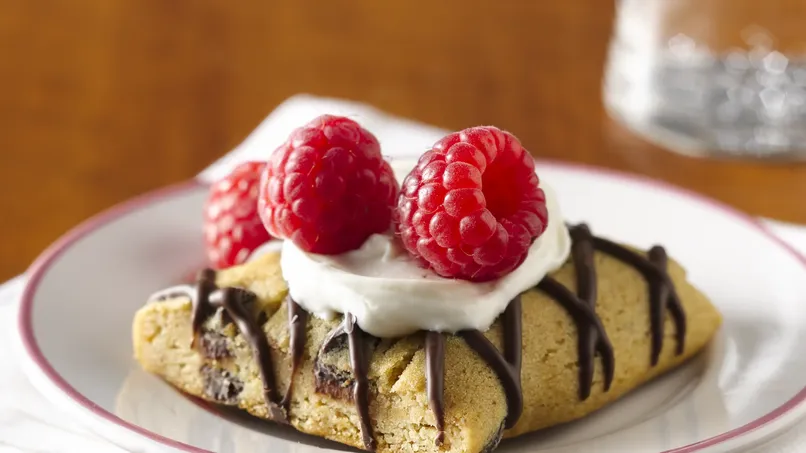 Raspberry Cheesecake Cookie Bar