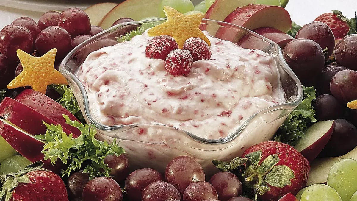 Cranberry Fluff Fruit Dip with Fruit Wreath