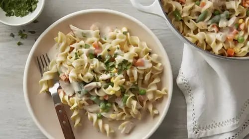 One-Pot Creamy Chicken Pot Pie Pasta