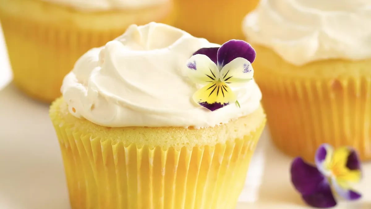 Lemon Crème Cupcakes