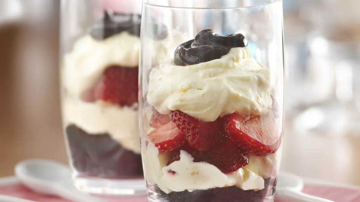 Black-Bottom Strawberry Cream Parfaits
