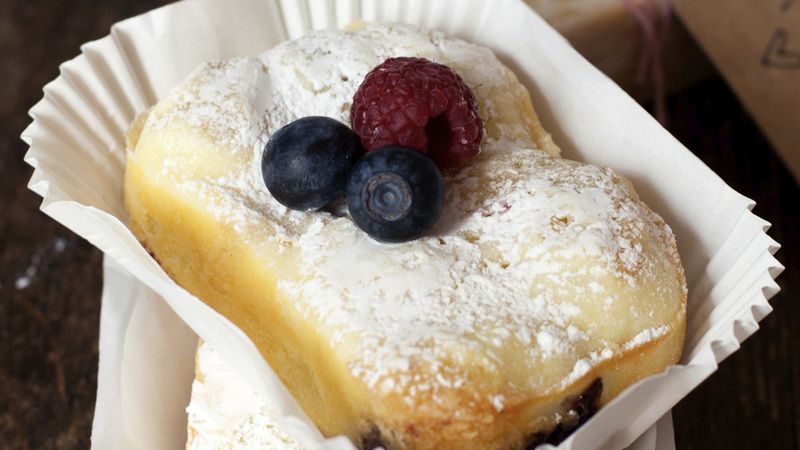 Cream Cheese and Berry Cakes