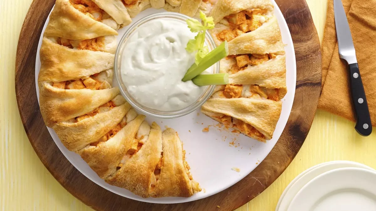 Buffalo Chicken Crescent Ring