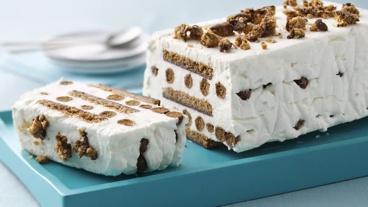 Frozen Chocolate Granola Cream Cake