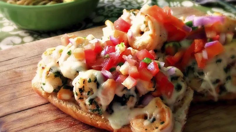 Shrimp Molletes in Garlic Sauce