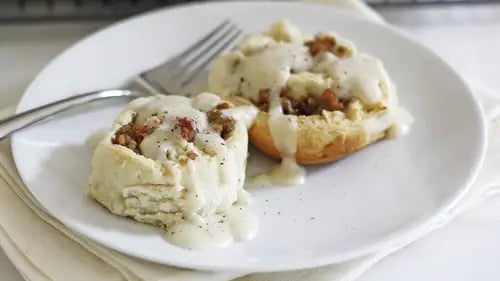 Biscuits and Gravy Rolls