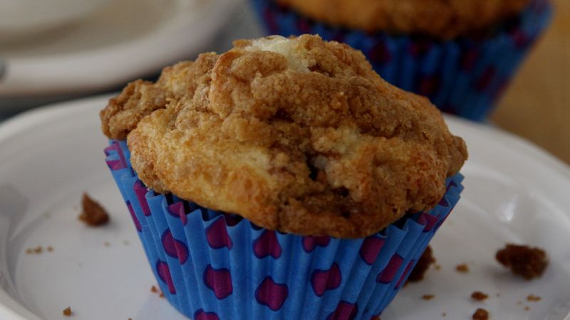 Streusel Topped Apple Cinnamon Muffins