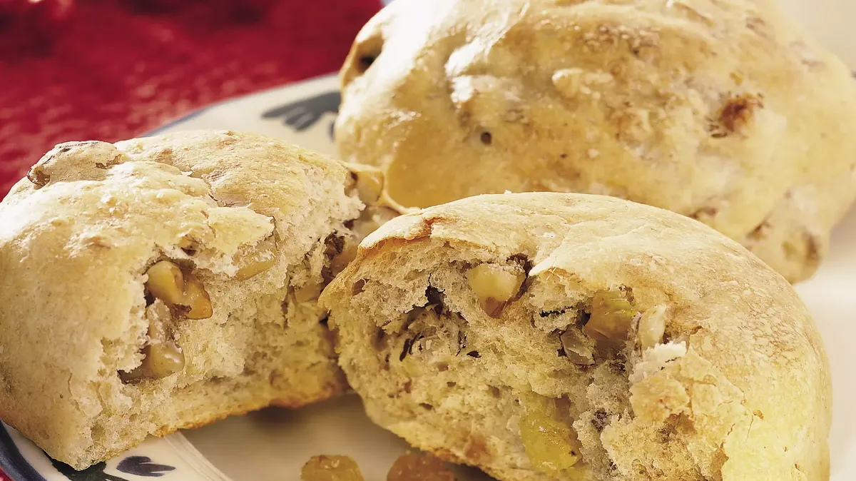 Walnut, Hazelnut and Golden Raisin Wheat Rolls