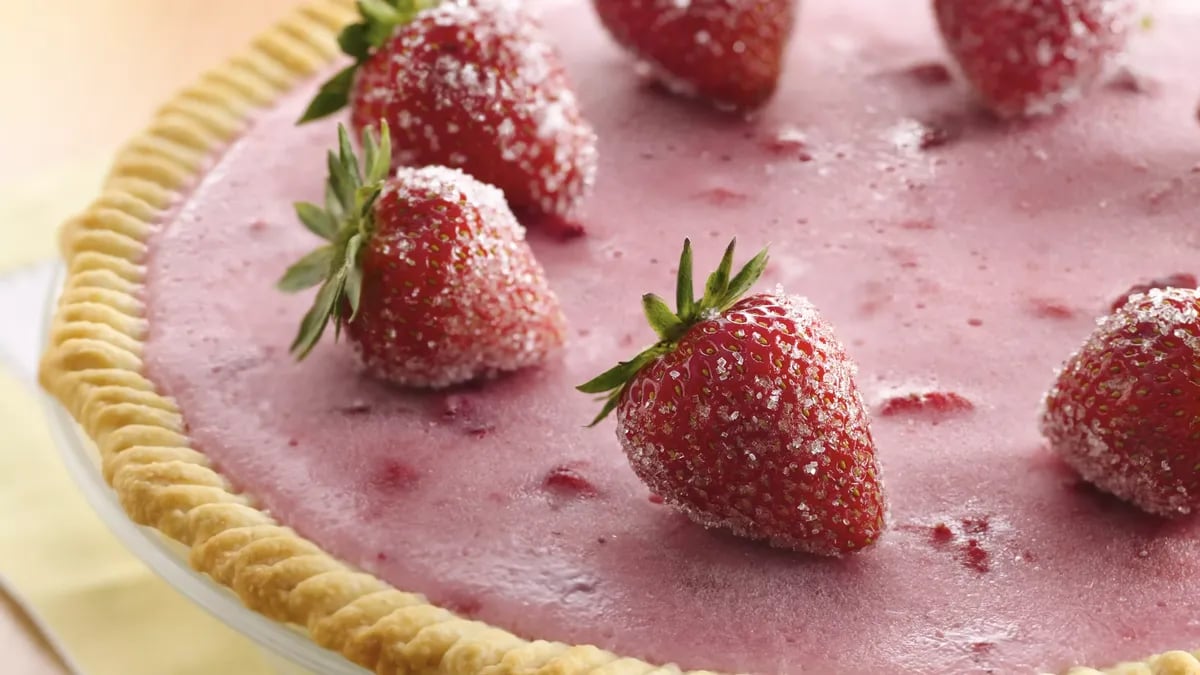 Strawberry Daiquiri Cocktail Pie