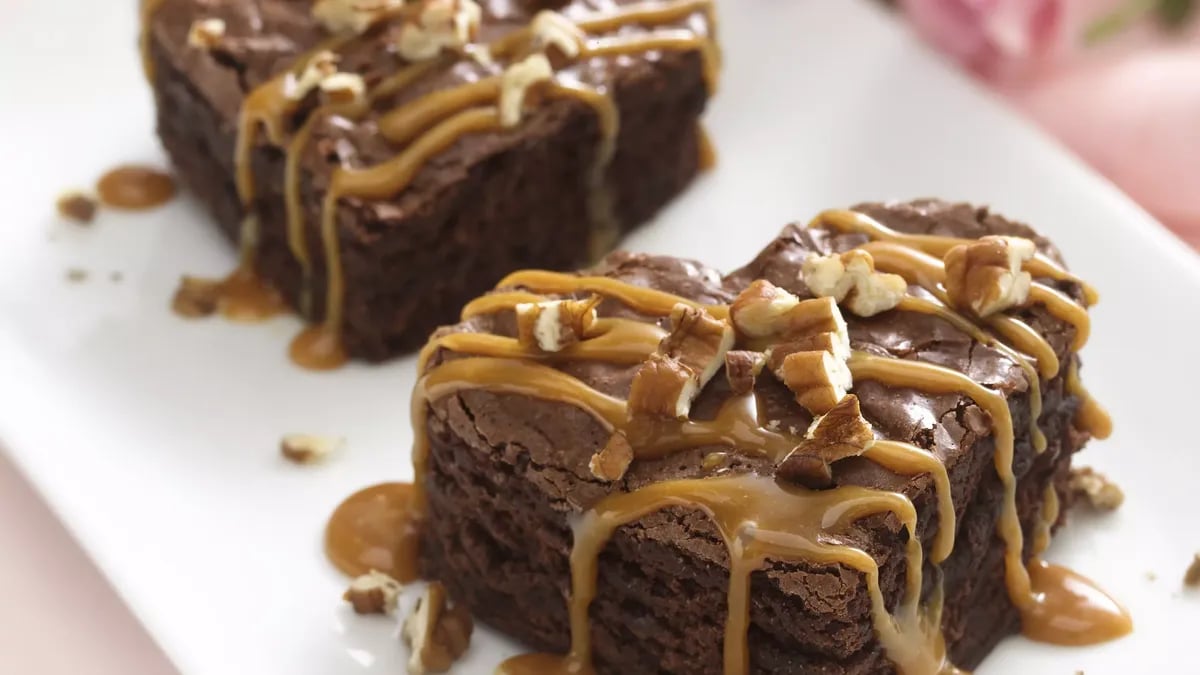 Caramel-Drizzled Brownie Hearts