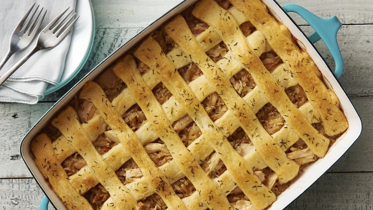 Lattice-Topped French Onion and Chicken Rice Bake